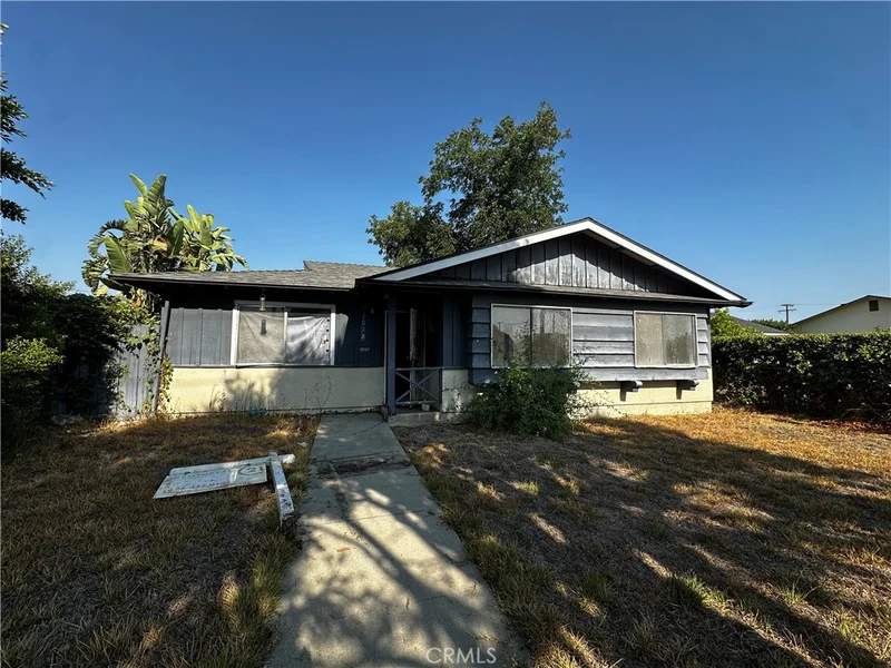 1018 N Sunset Avenue, Azusa, CA 91702