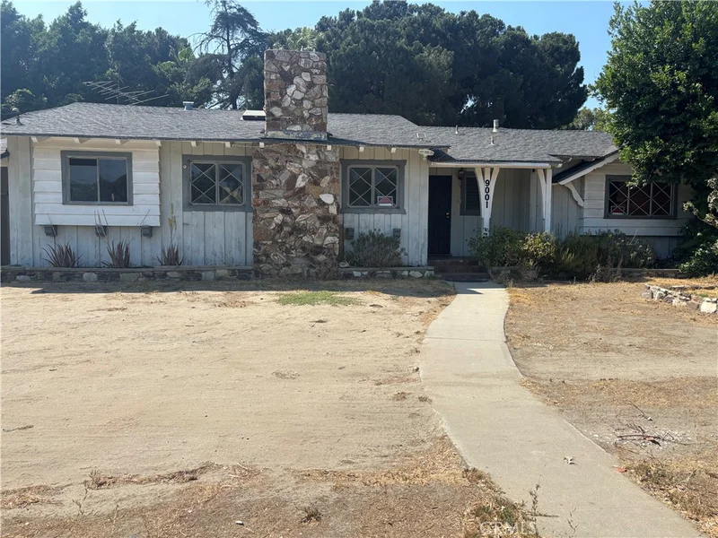 9001 Kester Ave, Panorama City, CA 91402