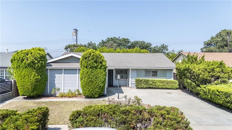 9021 Hazeltine Avenue, Panorama City, CA 91402