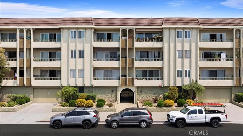 420 Redondo Avenue 301, Long Beach, CA 90814