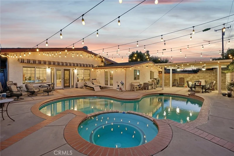1225 E Walnut Avenue, Glendora, CA 91741