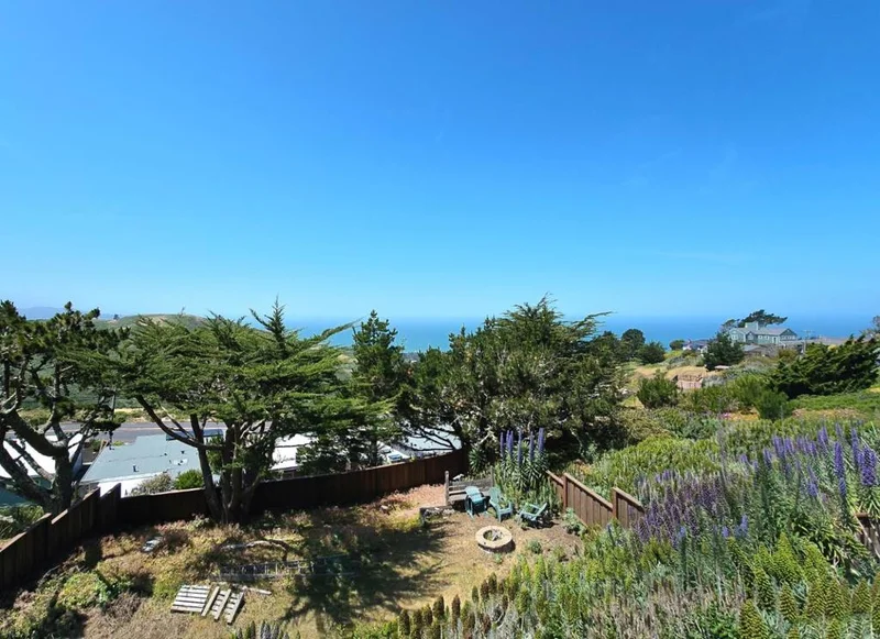552 Heathcliff Drive, Pacifica, CA 94044