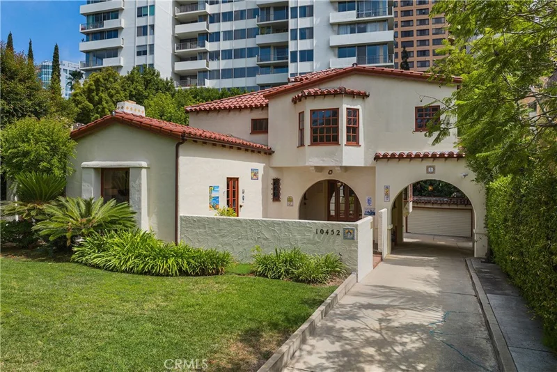 10452 Lindbrook Drive, Los Angeles, CA 90024