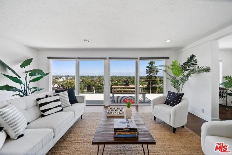 11689 Picturesque Drive, Studio City, CA 91604