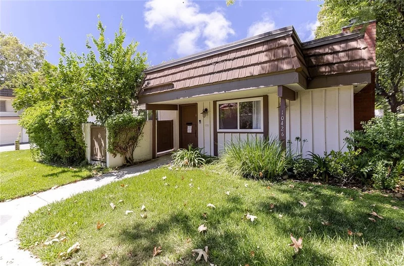 10426 Larwin Avenue, Chatsworth, CA 91311