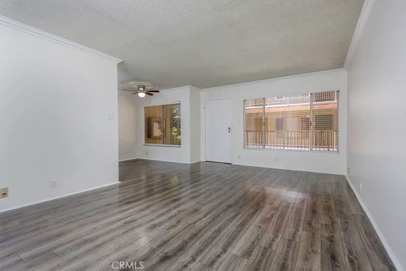 545 Chestnut Avenue 206, Long Beach, CA 90802