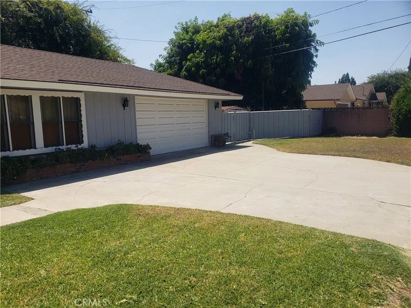 Photo 2 of 9406 La Rosa Drive