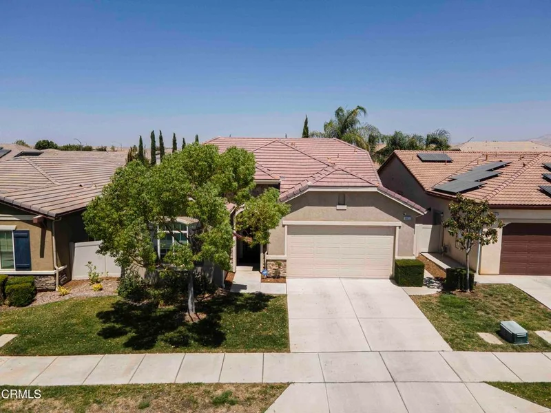 10022 Besancon Way, Bakersfield, CA 93306