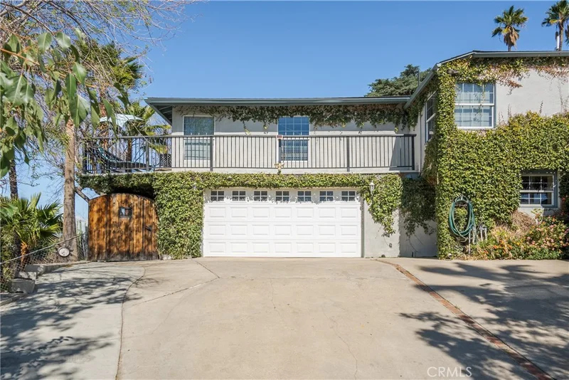3003 Central Avenue, Riverside, CA 92506