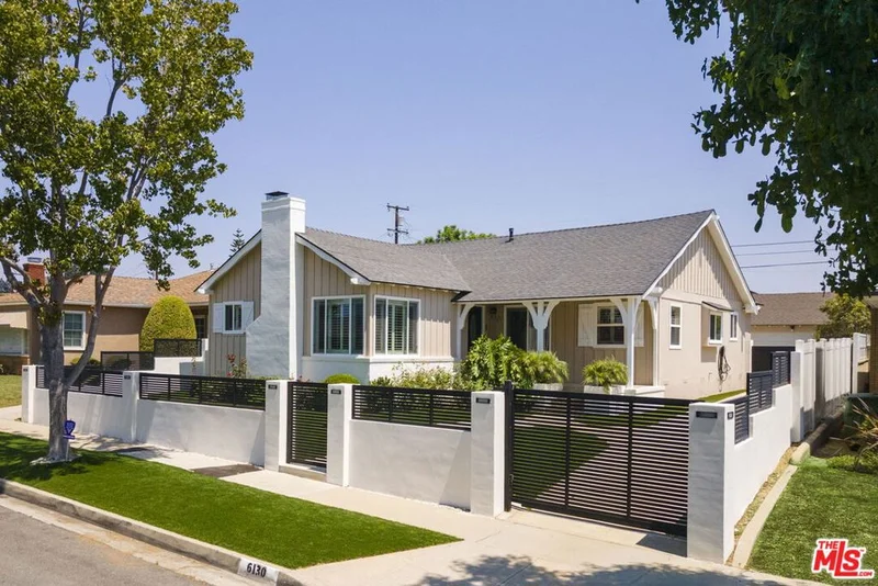 6130 Flores Avenue, Los Angeles, CA 90056