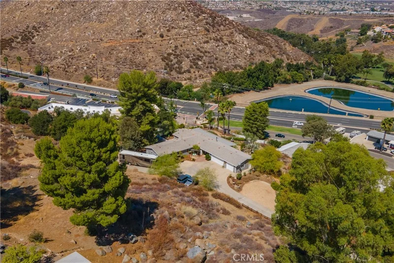22831 Skylink Drive, Canyon Lake, CA 92587