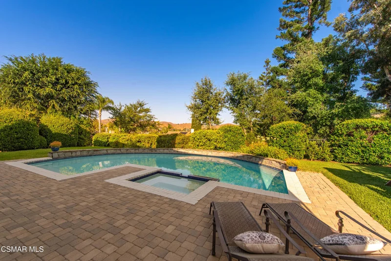 29536 Fountainwood Street, Agoura Hills, CA 91301