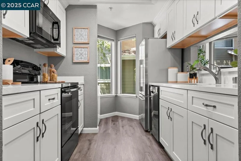 2597 Oak Rd E, Walnut Creek, CA 94597