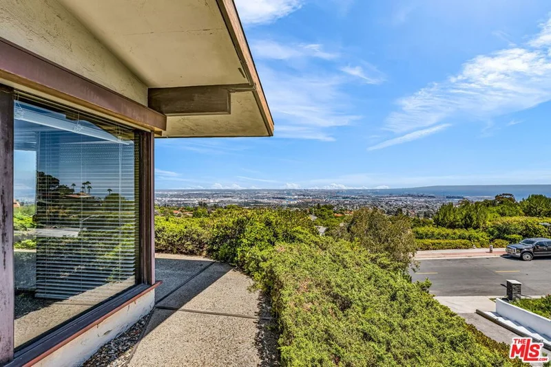 29857 Knoll View Drive, Rancho Palos Verdes, CA 90275