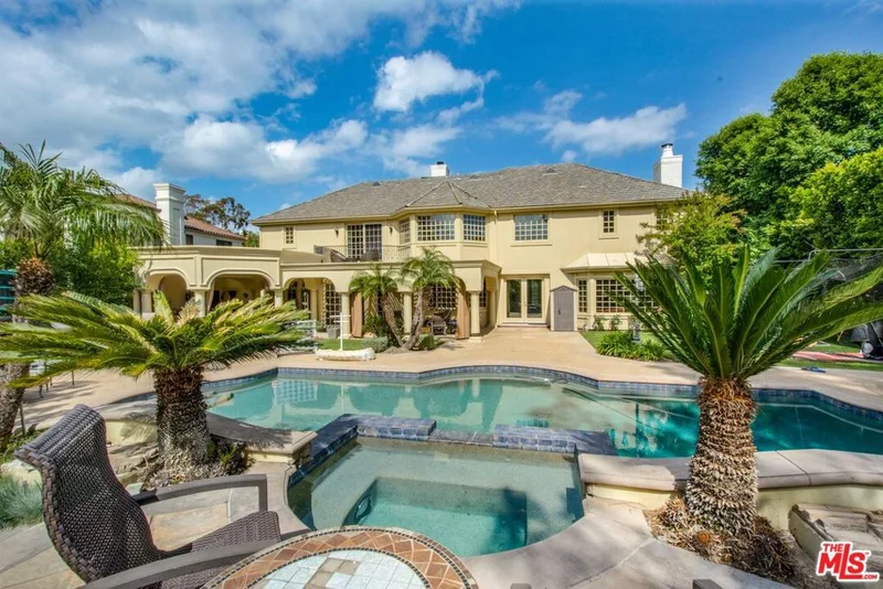 5541 Wellesley Drive, Calabasas, CA 91302