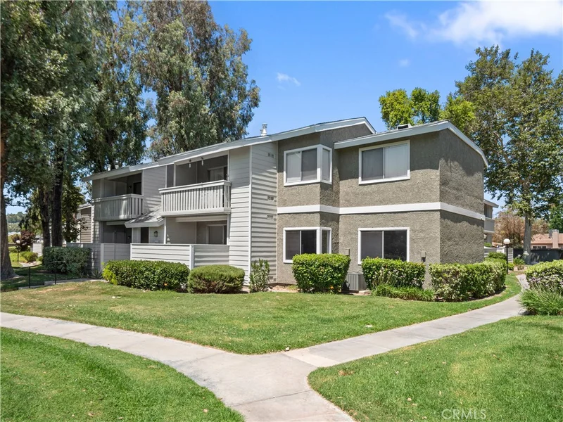 27644 Susan Beth Way F, Saugus, CA 91350