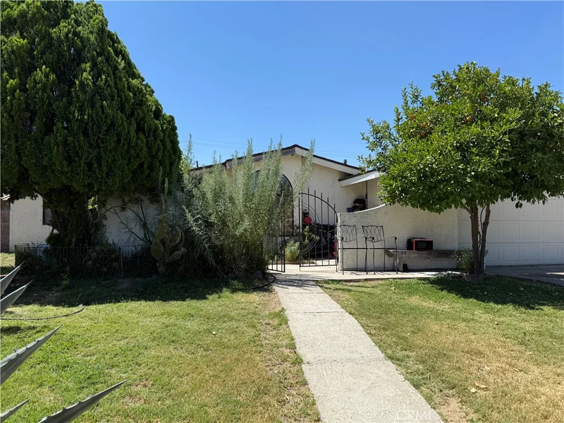 427 E Carter Street, Rialto, CA 92376