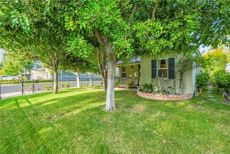 4333 Elmer Avenue, North Hollywood, CA 91602