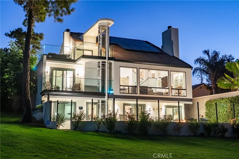 4520 Park Cordero, Calabasas, CA 91302