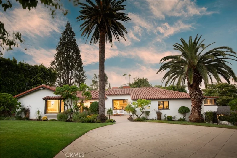 4500 Petit Avenue, Encino, CA 91436