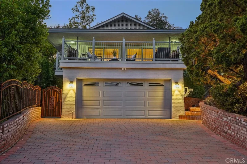 4527 Leata Lane, La Canada Flintridge, CA 91011