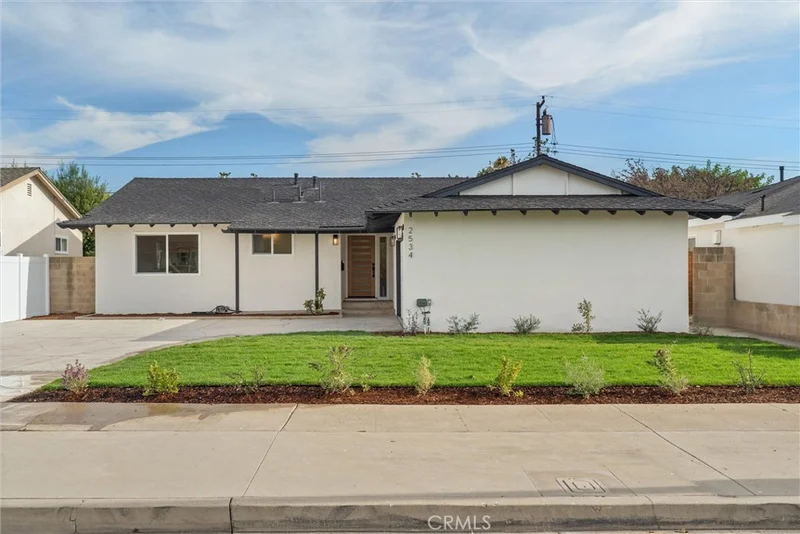 2534 E Hoover Avenue, Orange, CA 92867
