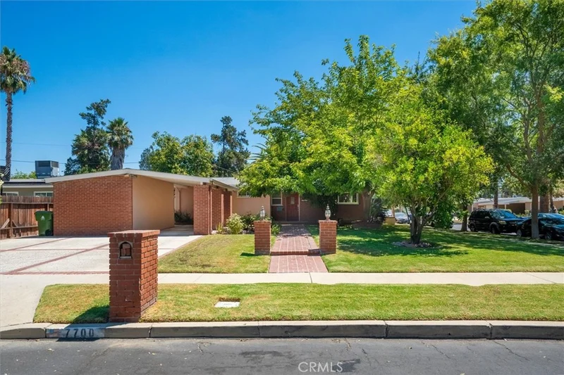 7700 Rhea Avenue, Reseda, CA 91335