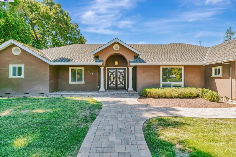 105 Harold Ave, Santa Clara, CA 95050-2033