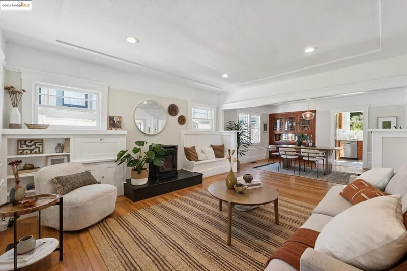 4621 Walnut St, Oakland, CA 94619