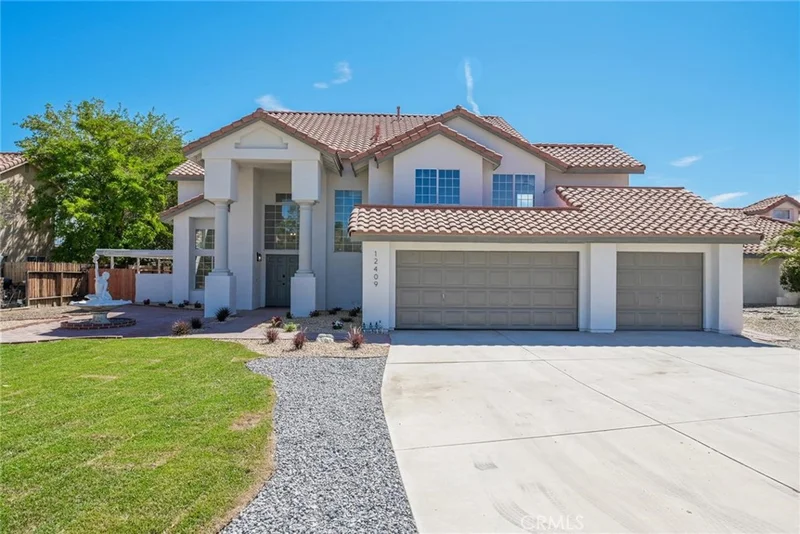 12409 Pocono Road, Apple Valley, CA 92308