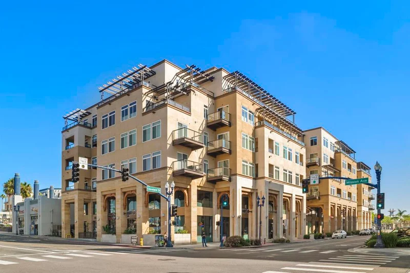 301 Mission Avenue 605 photo 2