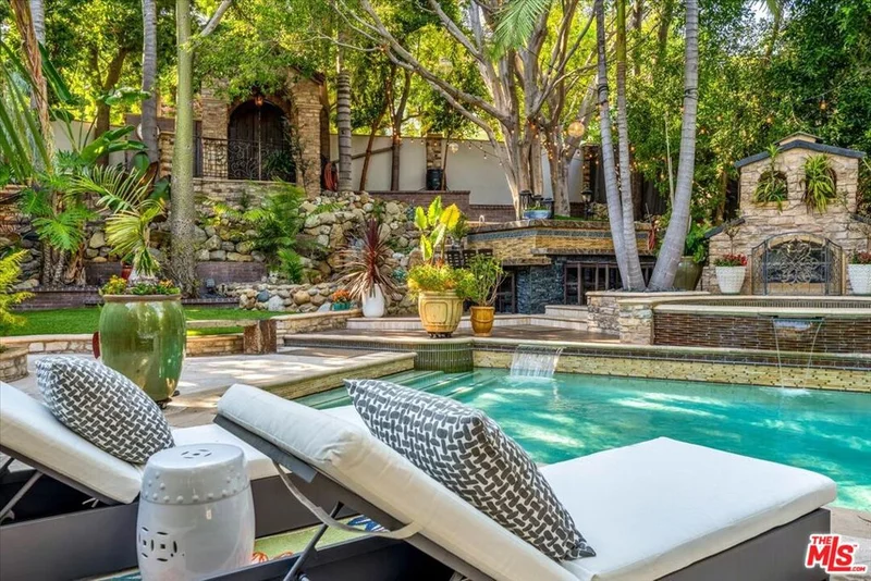 2276 La Granada Drive, Los Angeles, CA 90068