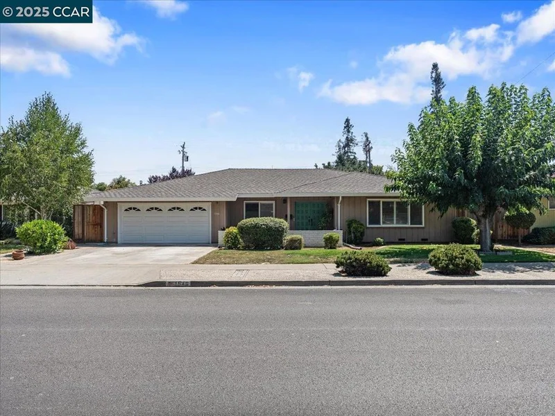 1546 Koch Ln