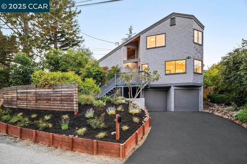 5621 Maxwelton Rd, Oakland, CA 94618