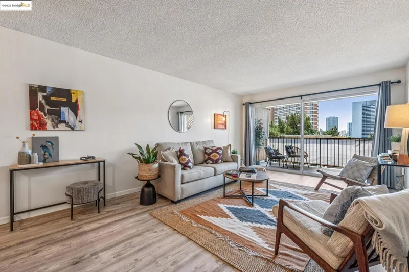85 Vernon St 305, Oakland, CA 94610