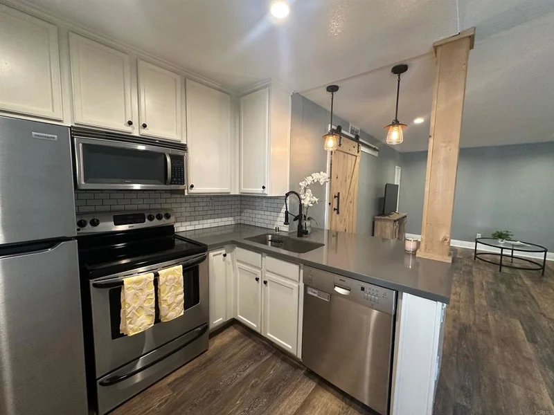8731 Graves 6, Santee, CA 92071