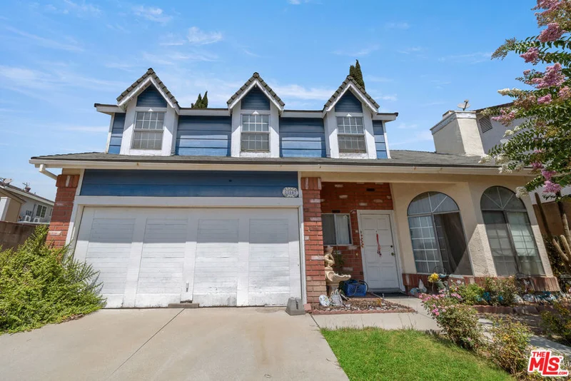 11647 Remington Street, Lakeview Terrace, CA 91342