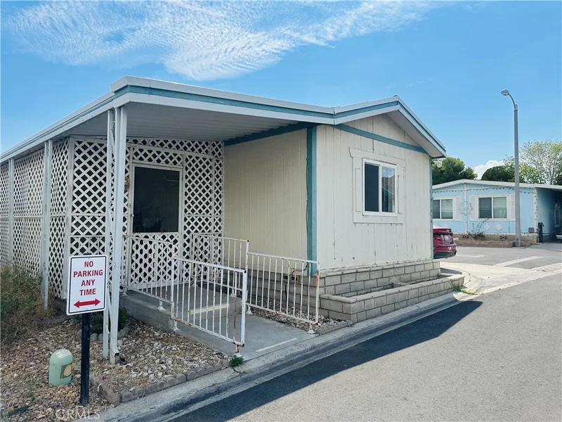 20683 Waalew, Apple Valley, CA 92307