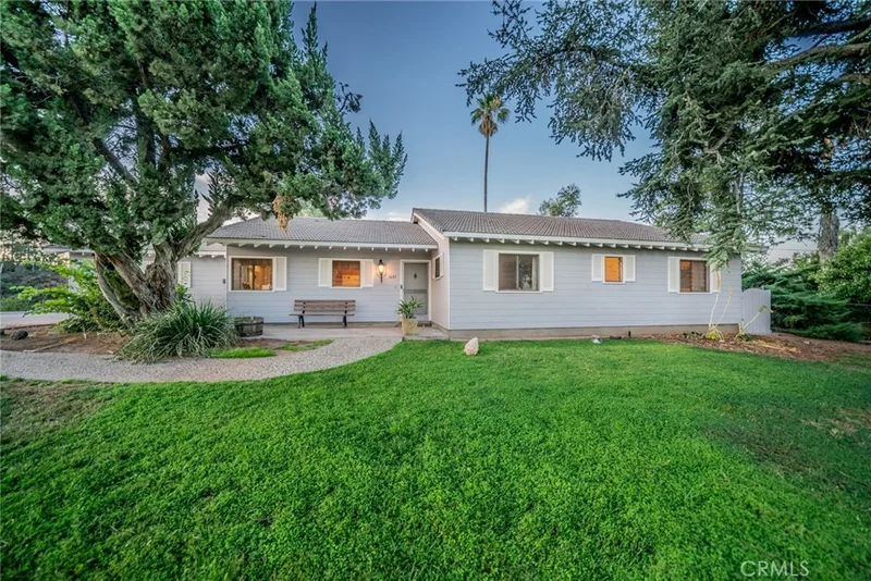 1037 W Sunset Drive, Redlands, CA 92373