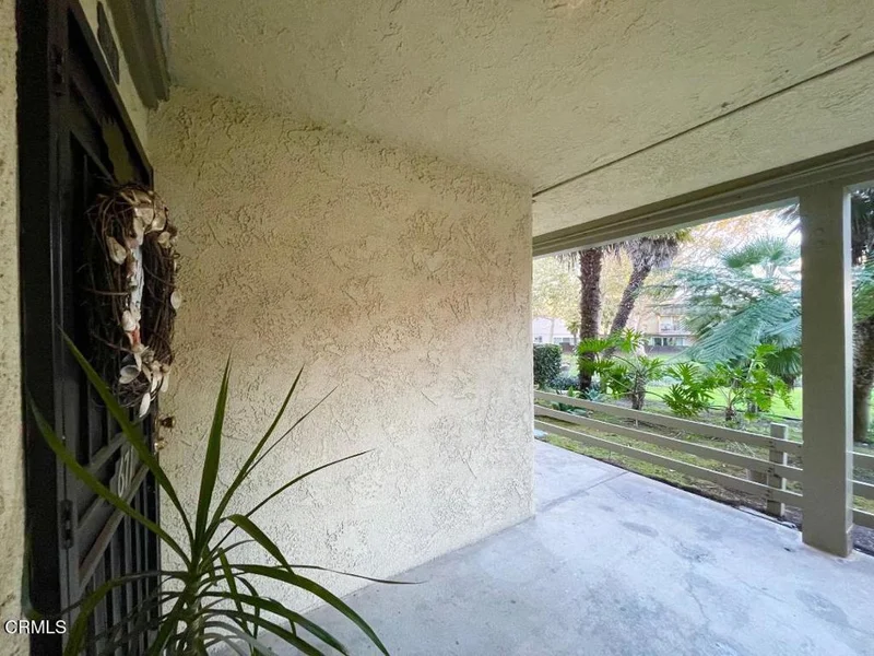 671 Bluewater Way photo 2