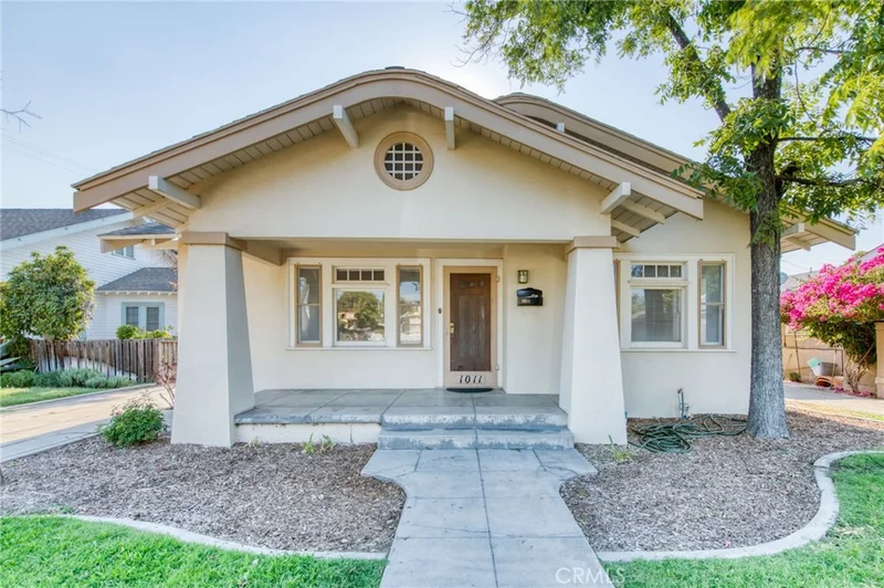 1011 N Thorne Avenue, Fresno, CA 93728