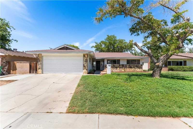 1133 W Avenue J11, Lancaster, CA 93534
