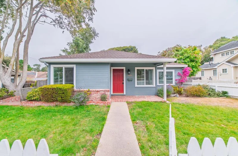 884 Gibson Avenue, Pacific Grove, CA 93950