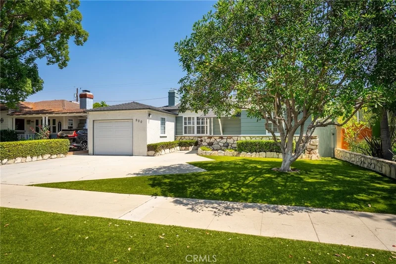900 N California Street, Burbank, CA 91505