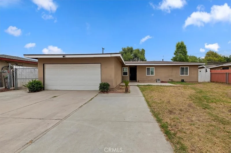 5599 Montgomery Street, Riverside, CA 92503