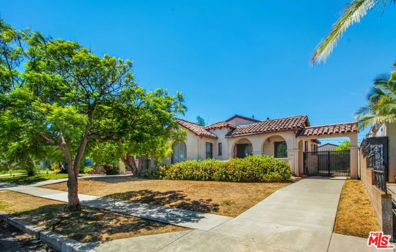 9023 S Halldale Avenue, Los Angeles, CA 90047