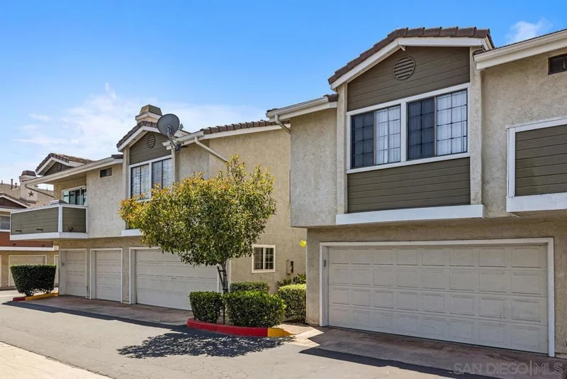 10160 Palm Glen Dr 42, Santee, CA 92071