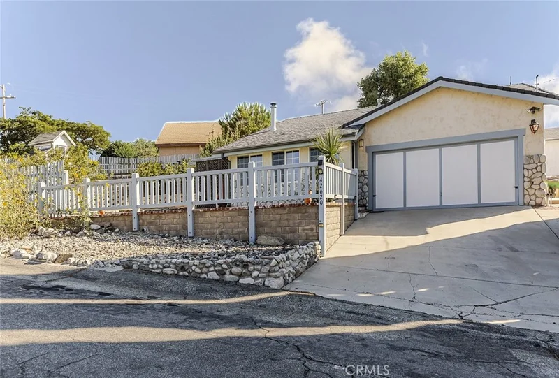 42620 Wauconda Drive, Lake Hughes, CA 93532