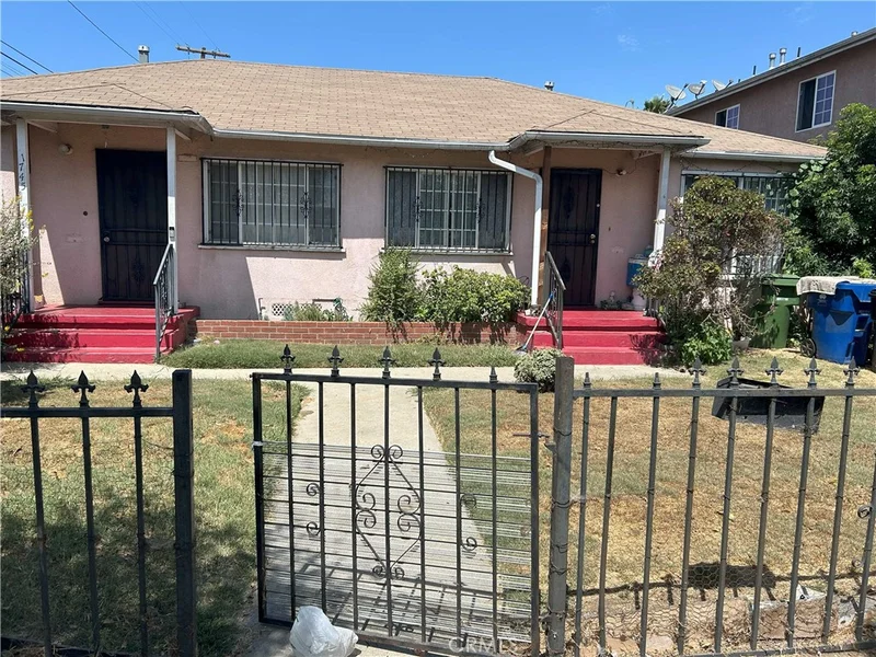 1743 60th, Los Angeles, CA 90047
