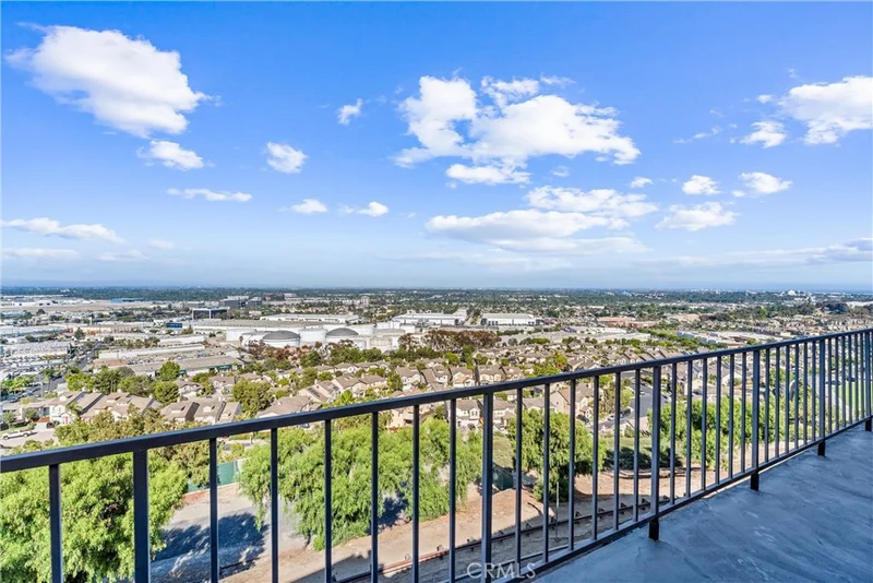 2700 E Panorama Drive 402, Signal Hill, CA 90755